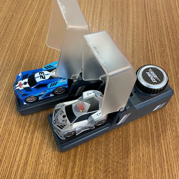 Remote Control Racing Car Set - Blue and Gray - Picture 4 of 5